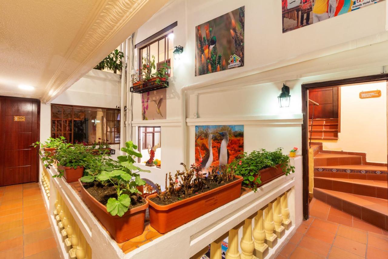Friends Hotel & Rooftop - Historic Center & Museums 키토 외부 사진
