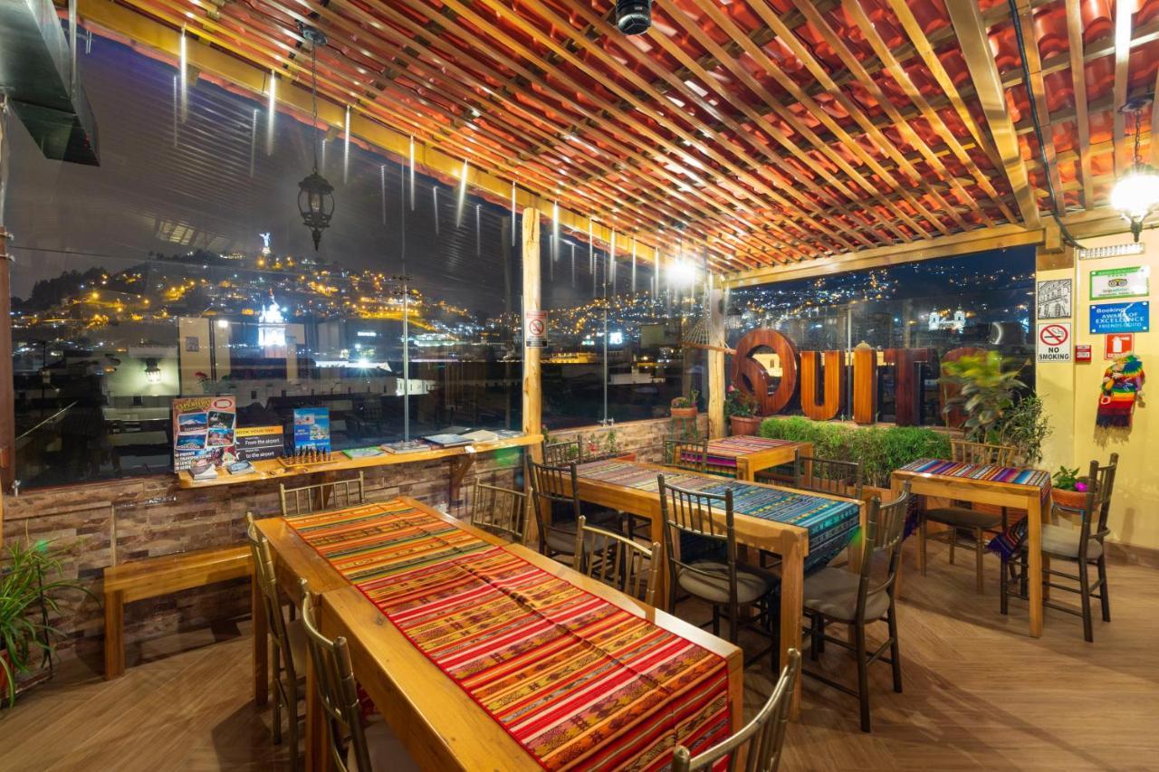 Friends Hotel & Rooftop - Historic Center & Museums 키토 외부 사진
