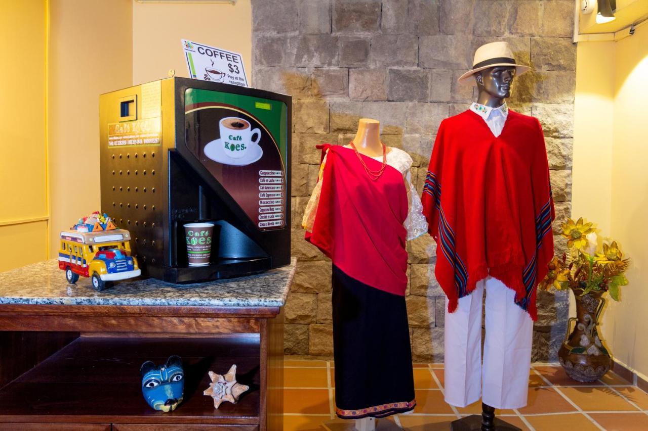 Friends Hotel & Rooftop - Historic Center & Museums 키토 외부 사진