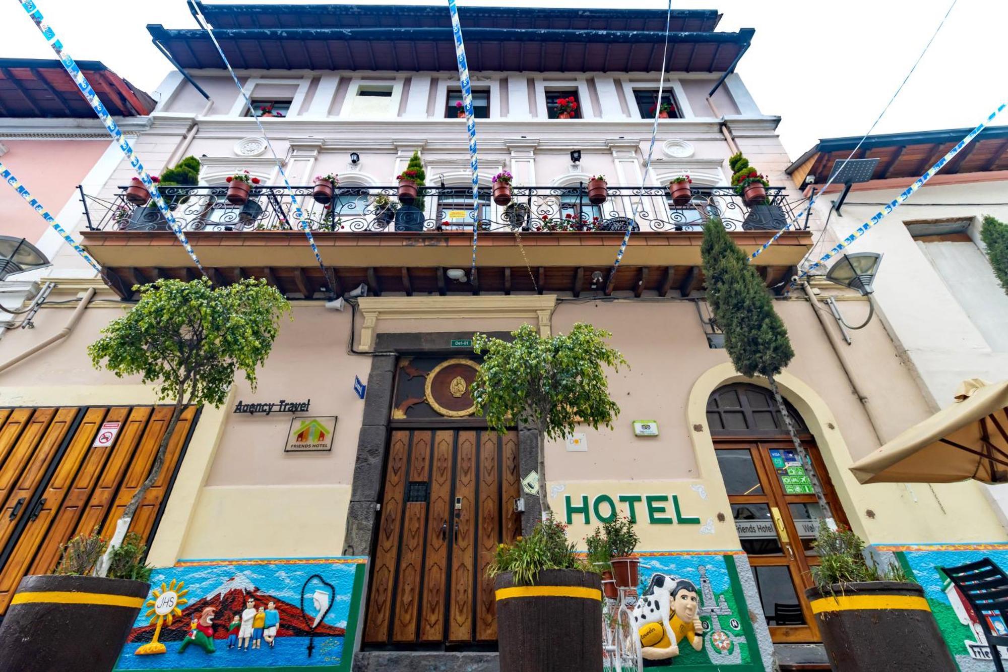 Friends Hotel & Rooftop - Historic Center & Museums 키토 외부 사진