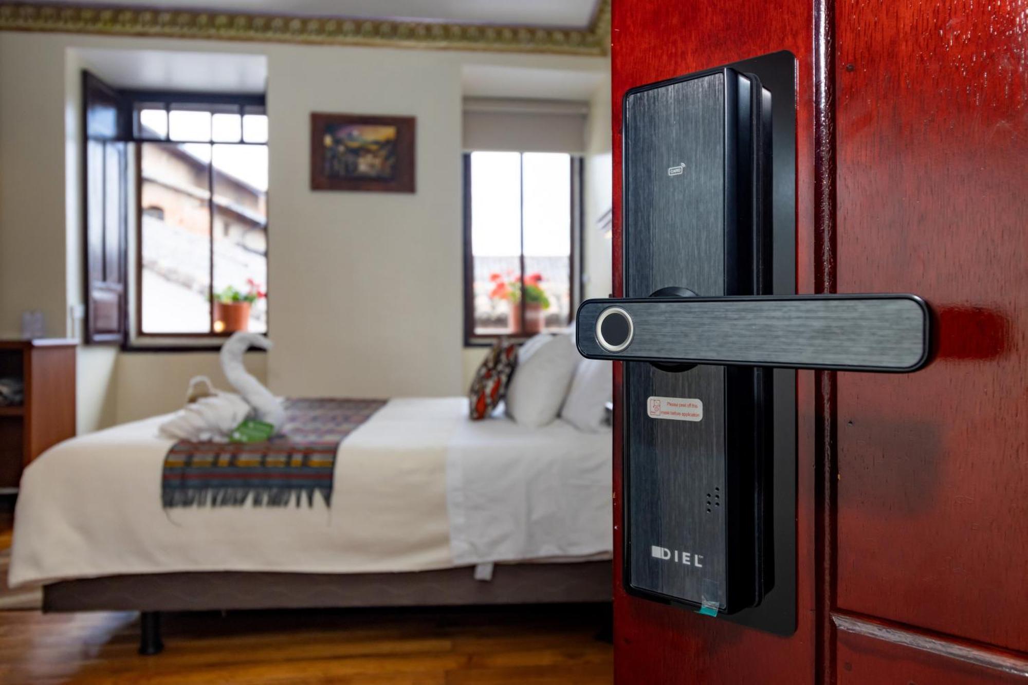 Friends Hotel & Rooftop - Historic Center & Museums 키토 외부 사진